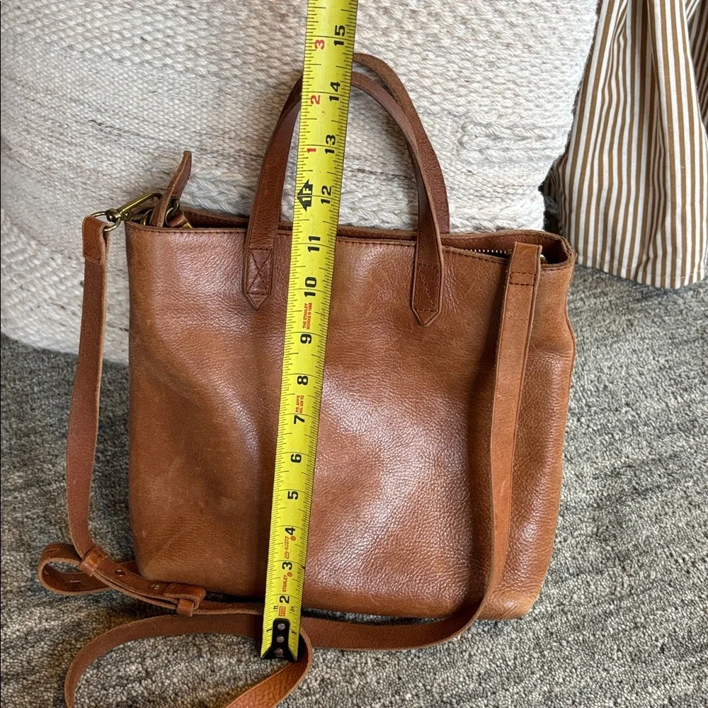 Madewell Transport Crossbody Leather Bag in Congac - Picture 6 of 10